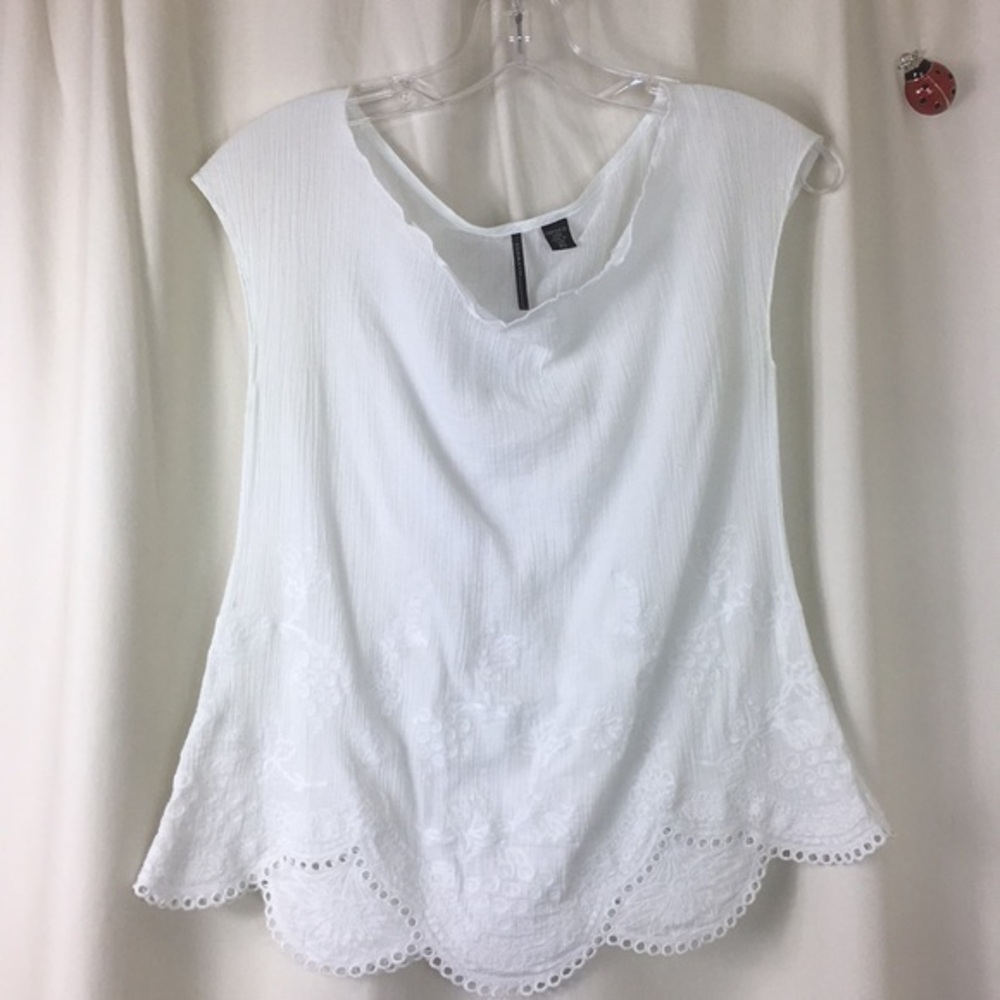 Isda & Co, scalloped hem, camisole. Size XS, EUC.